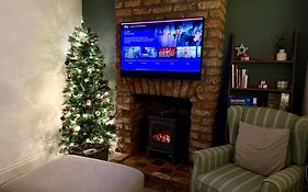 The Cottage - Cosy Filey Home